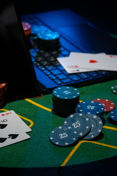 bet toto live-dealer table with multilingual chat and dealer interaction